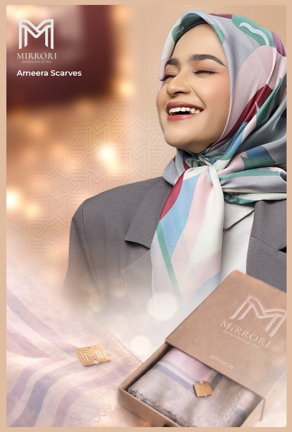 Model mengenakan Hijab Premium Square berbahan Voal Tryspan dari Mirrori